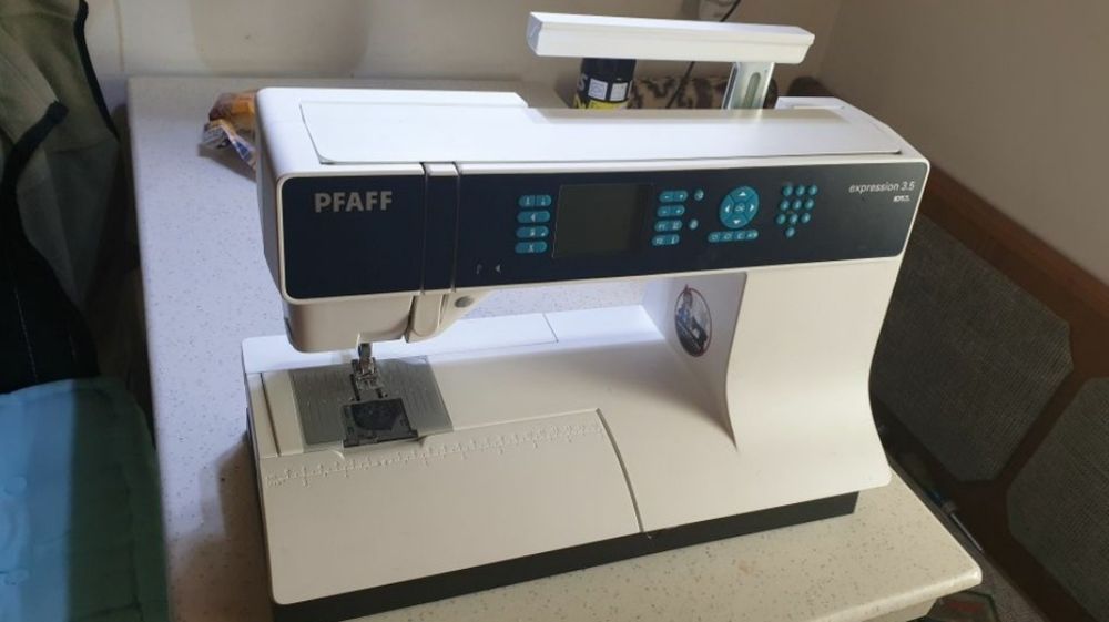Masina de cusut Pfaff