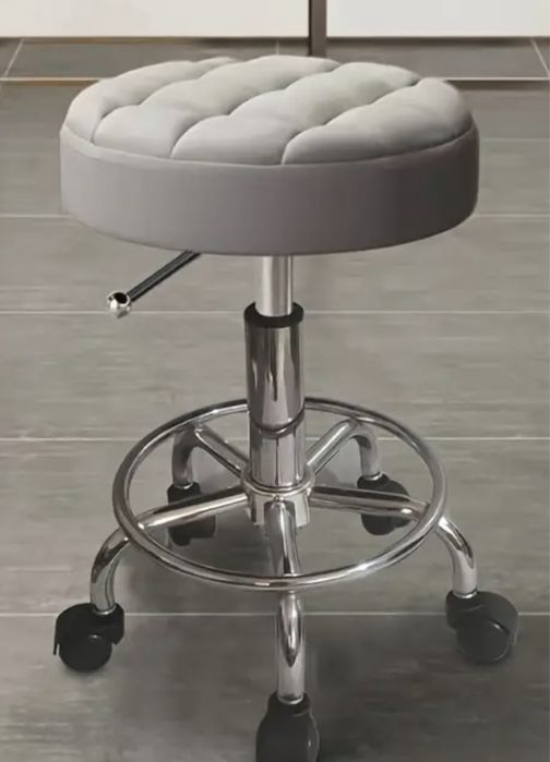 Козметична табуретка с колелца