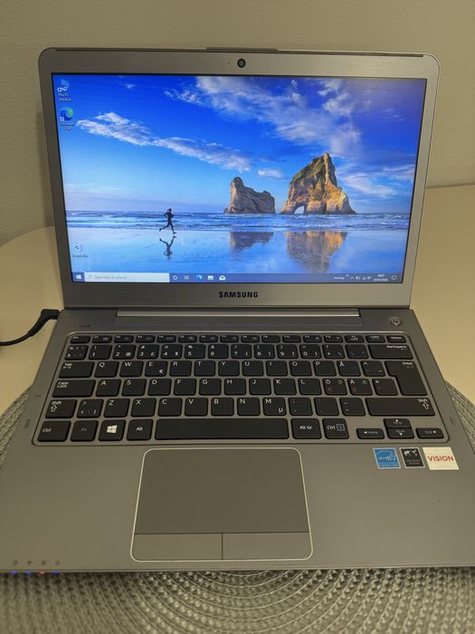 Laptop Lenovo ideapad si Samsung Notebook
