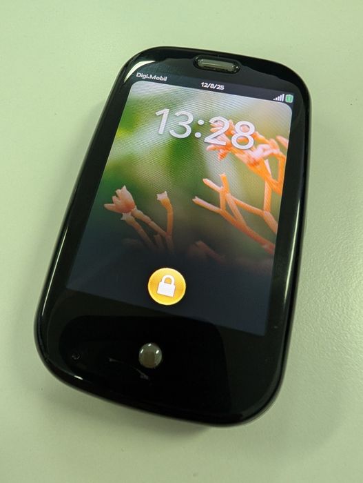 Palm Pre WebOS smartphone