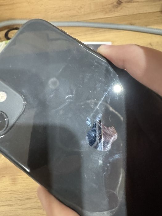 Продам IPhone 11  | 128gb | iOS 18.1