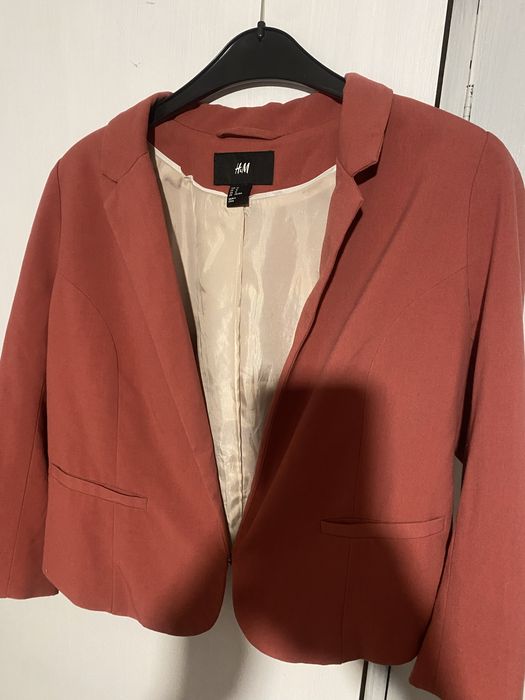 Сака и якенца за по 8 лв броя