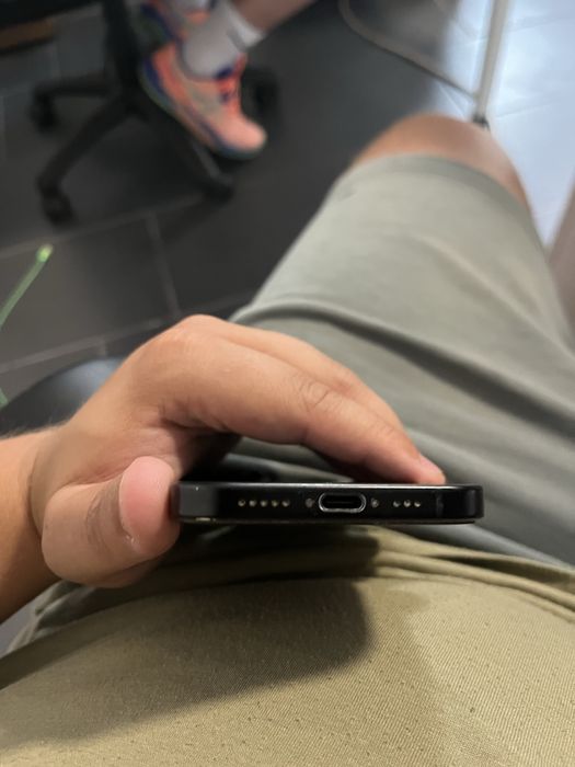 Iphone 15 128gb negru