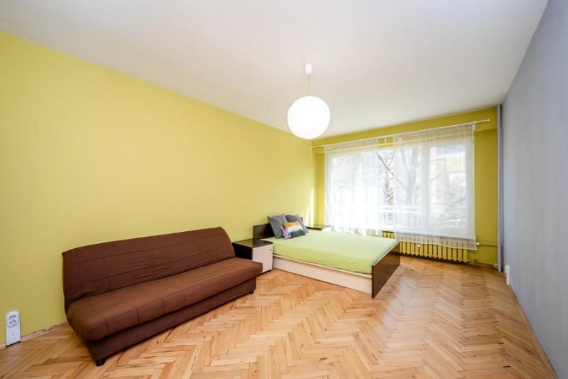 Комплект спалня с нощни шкафчета