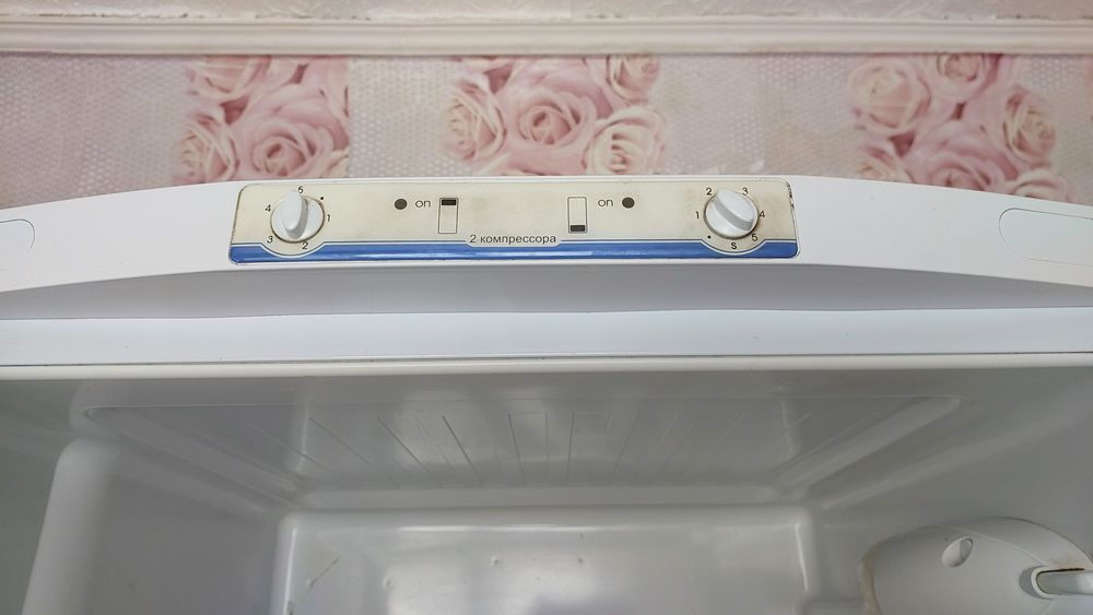 Холодильник Indesit