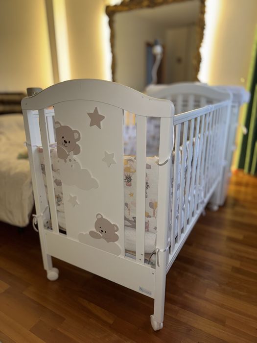 Patut din lemn bebelusi