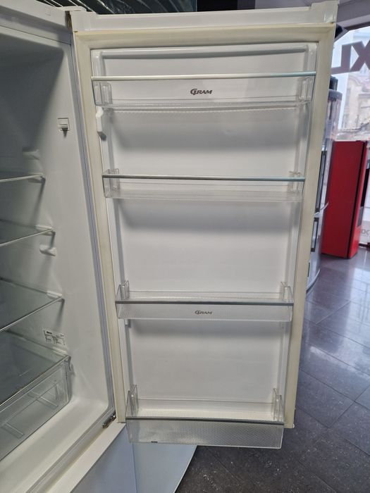 Хладилник с фризер Gram A++ 179в55ш60д