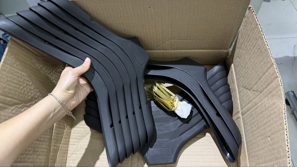 Плечики/вешалки для одежды