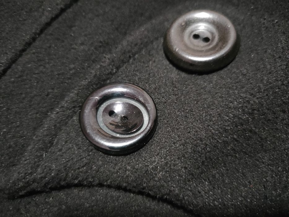 Женское пальто с меховым капюшоном