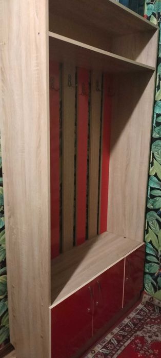 Продам прихожие б/у.