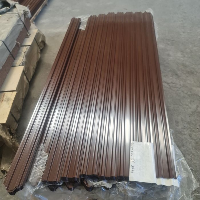 Vând șipcă metalică de gard la cele mai bune preturi disponibile