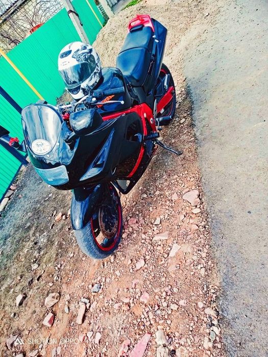 Kawasaki zzr 600