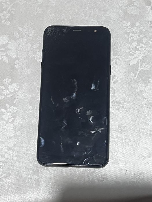Samsung A6 32gb.