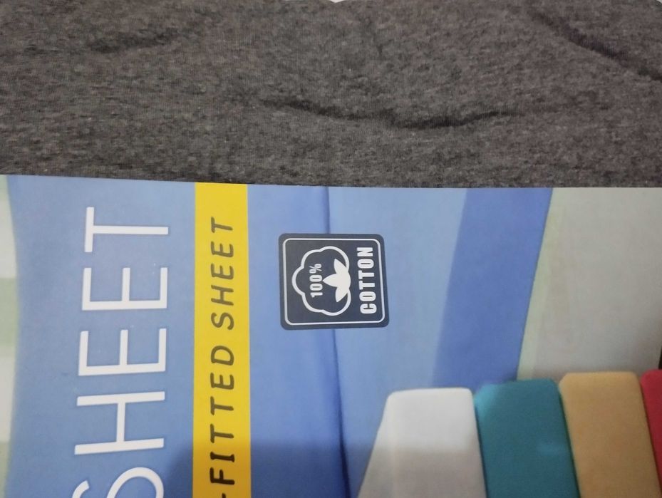 Трикотажная простынь на резинке 120×200