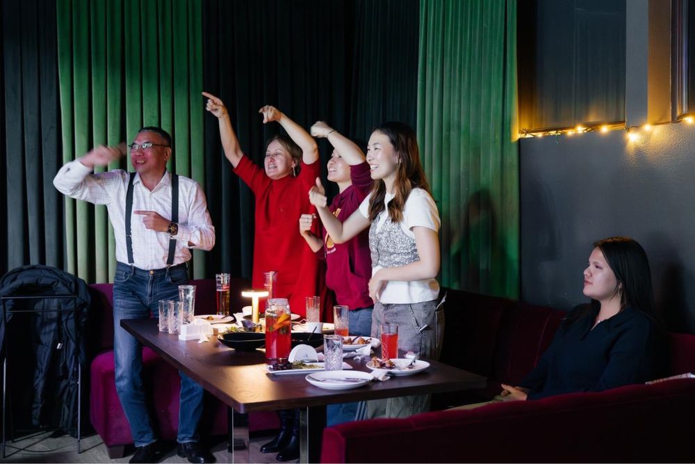 Ведущий Астана, Шоумен