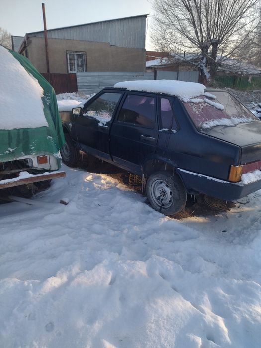 Автомобиль Ваз 21099