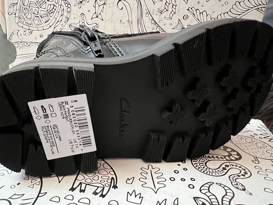 НОВИ!!! Детски ботуши Clarks - размер 24