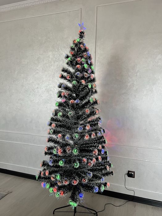 Продам елку самосветящию