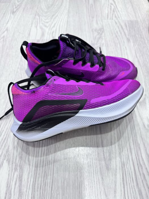 Беговые кроссовки Nike zoom fly 4
