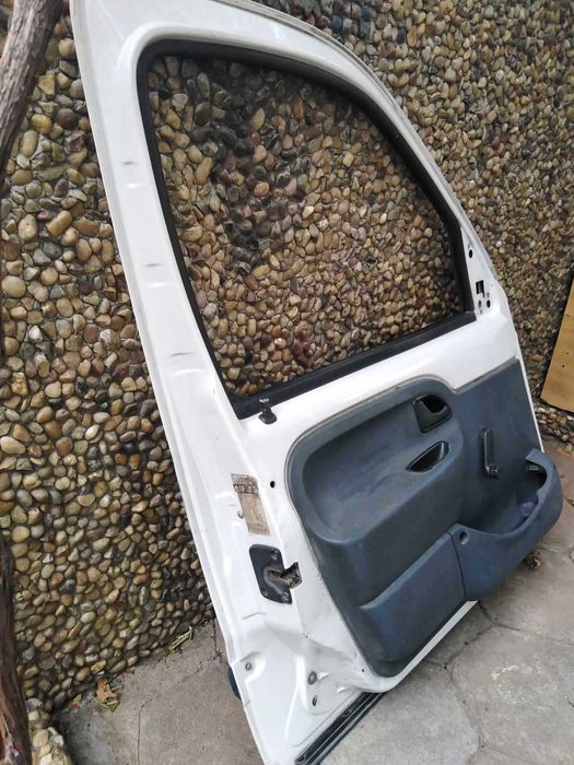 Предна лява врата за Рено Канго