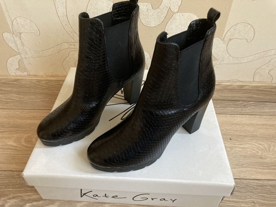 Зимни елегантни боти от естествена кожа - 38 номер - нови!