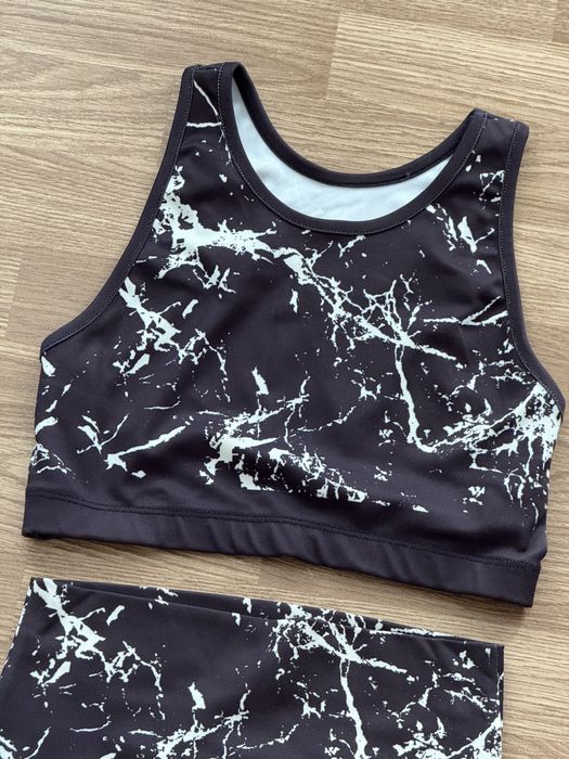 Дамски спортни дрехи - клинове и бюстиета