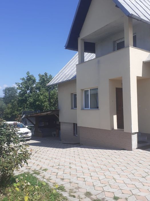 Vând casă 3 camere în Valea Mare Pravăț- Câmpulung