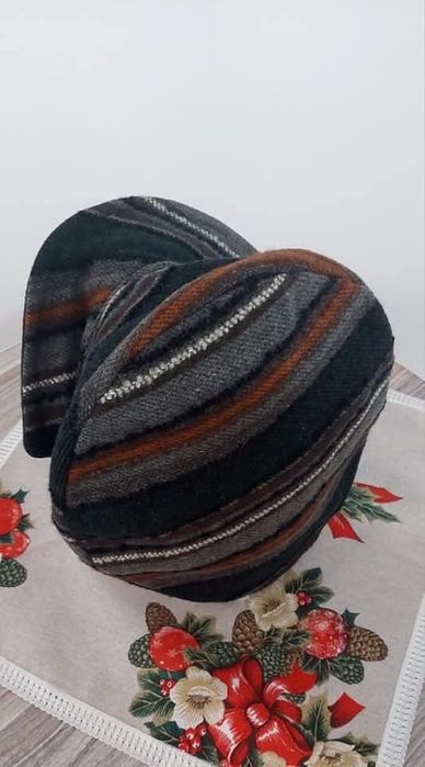 Шапки и каскети.