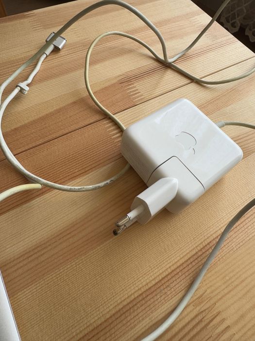 MacBook Air 13” (2017).