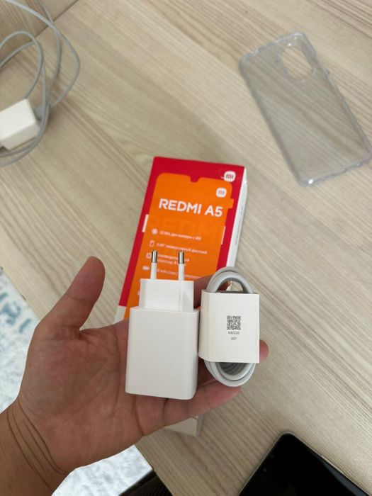 Продам 2 телефона Redmi A5, Realmi Note 60