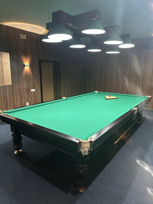 Бильярдный стол в комплекте