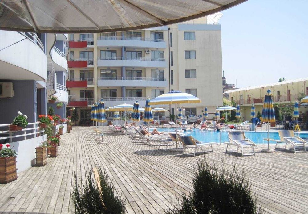 Дава се под наем Тристаен апартамент в к.к. Слънчев бряг - 80 кв.м за 530 € - Снимка #1