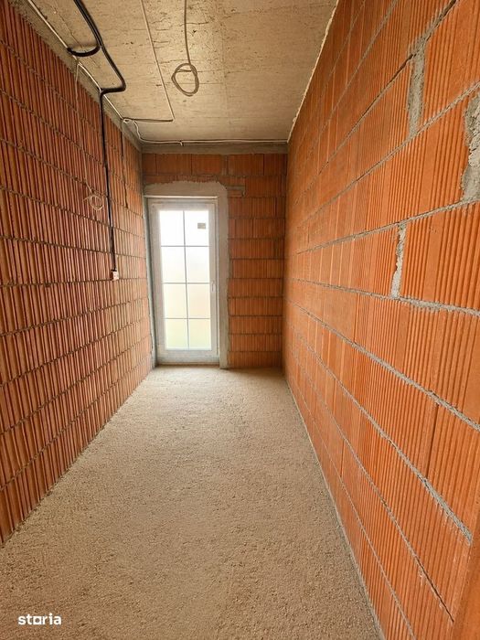Duplex despărțit | 4 cam | 2 băi | Toate utilitățile | Zonă centrala