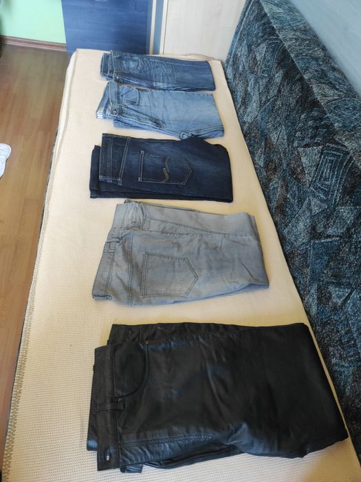 Pantaloni tip blugi, modele diferite, marimi si culori diferite
Modele
