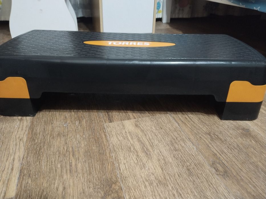 Продам степ платформу+коврик для йоги.