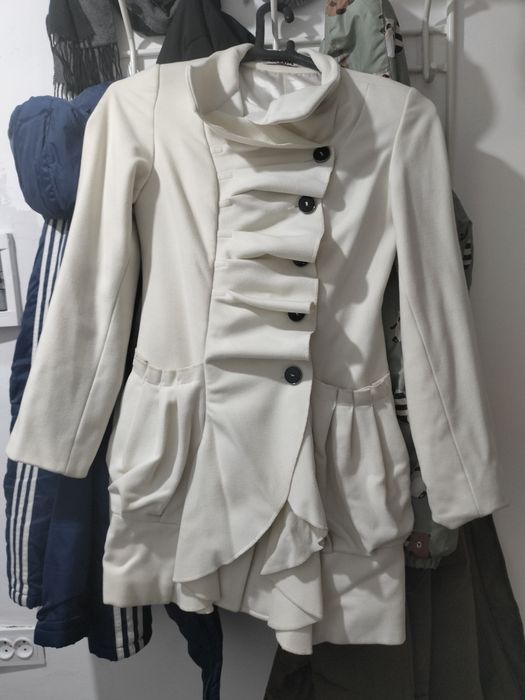 Продам пальто демисезонное