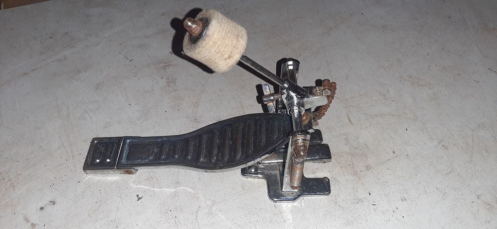 Крачна  палка  за ударен инструмент.