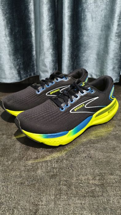 Оригинальные кроссовки Brooks