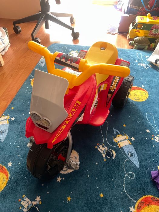 Детски играчки.          .