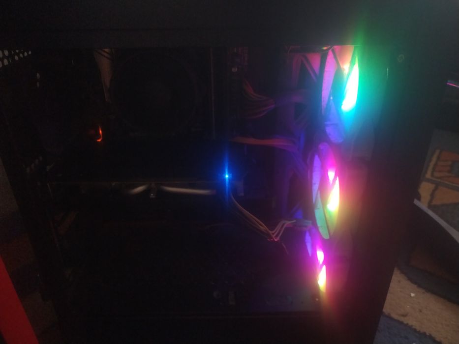 Продаю полный комплект компюьтера