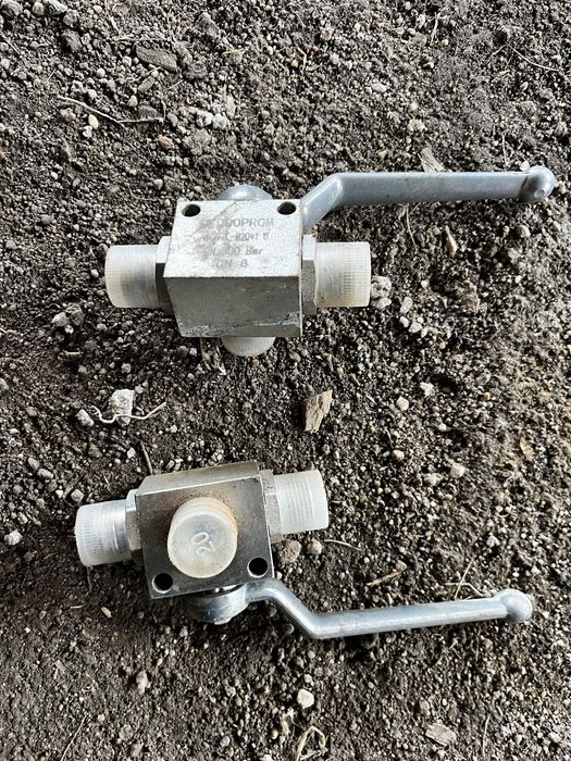 Кран трехходовой гидравлический