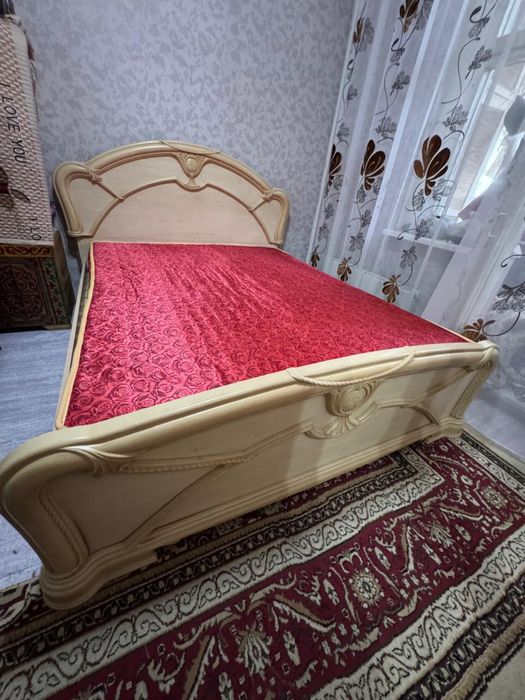 Спальный кровать