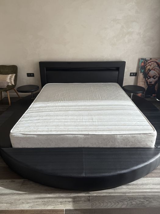 Спалня с лед осветление