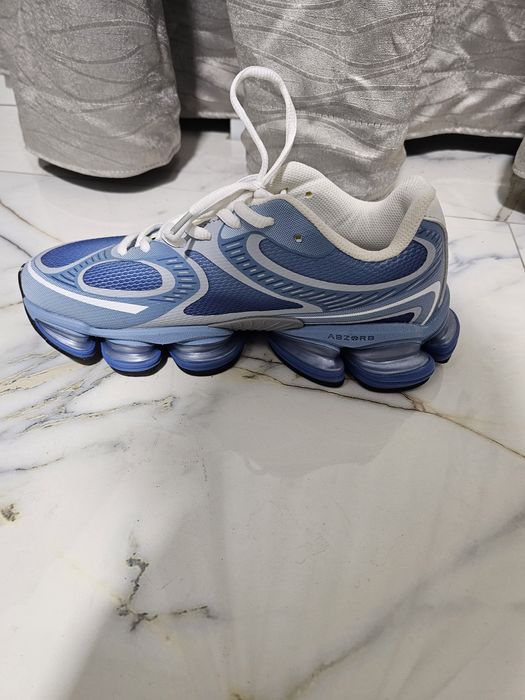 New Balance Abzorb 2000