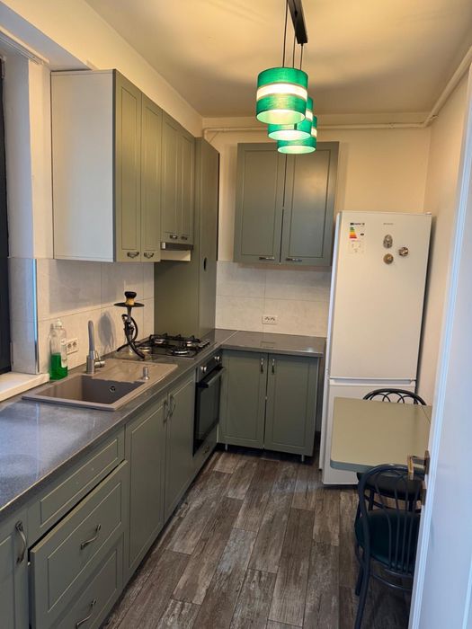 Inchiriez garsoniera 54 mp