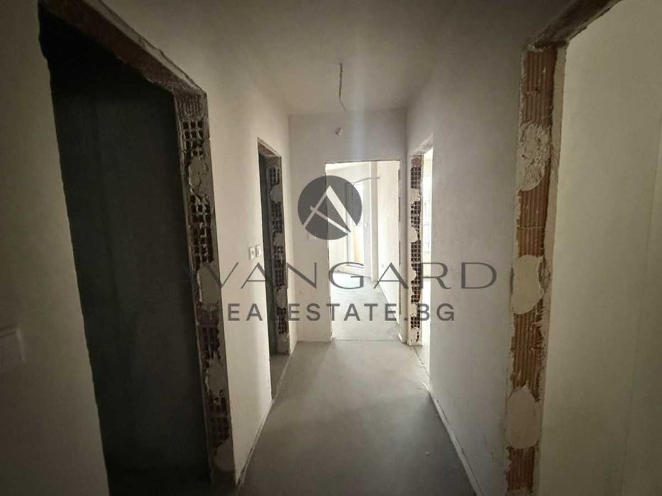 оф.25598 Тристаен с гараж/ Остромила