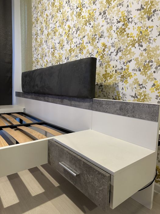 Pat matrimonial 160x200 cu somniera metalica si noptiere