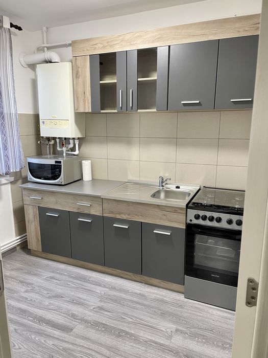 Apartament 3 camere de inchiriat