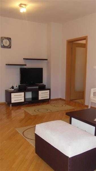 Дава се под наем Двустаен апартамент в Бургас, Славейков - 56 кв.м за 204 € - Снимка #1