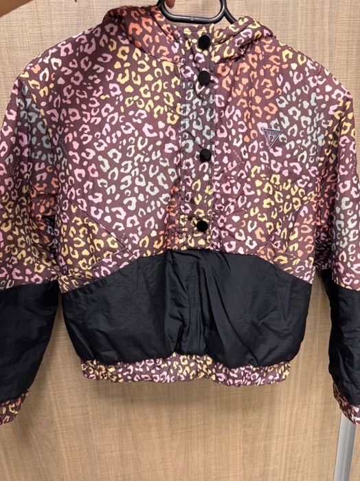 Якета GUESS за момиче